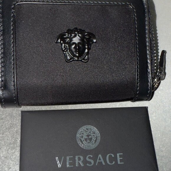 AUTHENTIC MENS WOMENS VERSACE LEATHER NYLON MEDUSA ZIP AROUND LANYARD WALLET - Picture 9 of 9